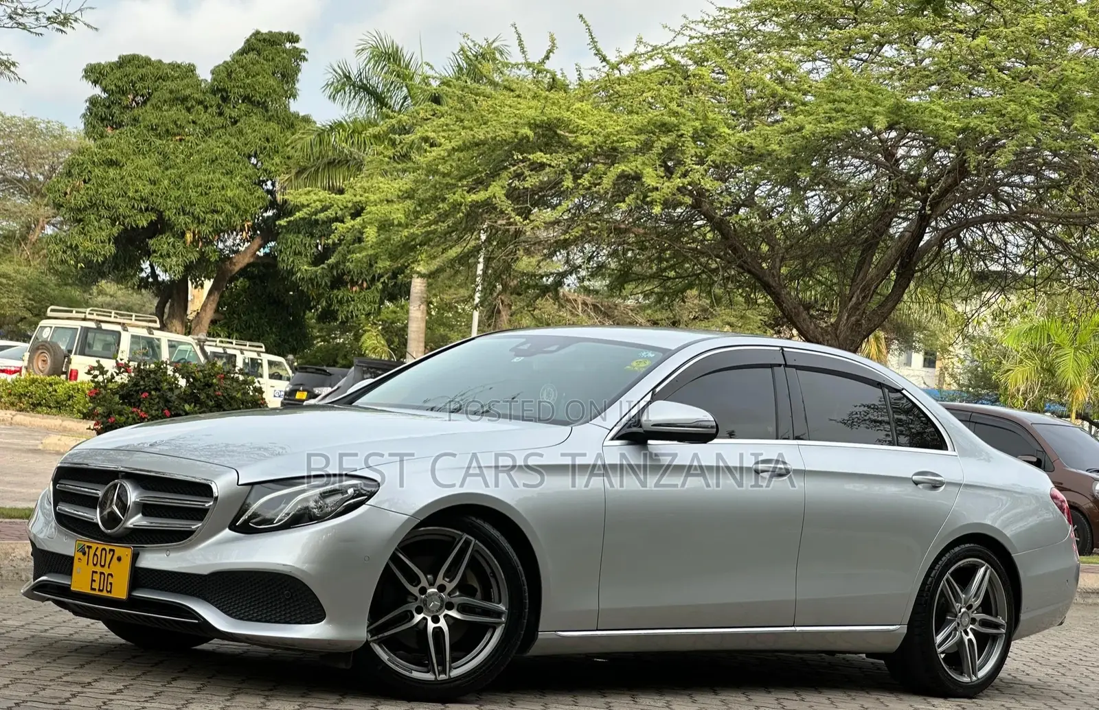 Mercedes-Benz E200 2017 Silver