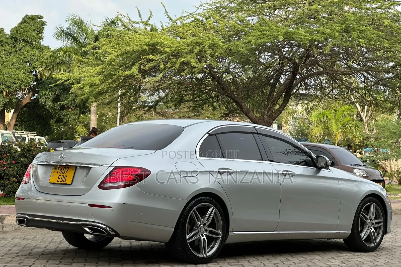Mercedes-Benz E200 2017 Silver