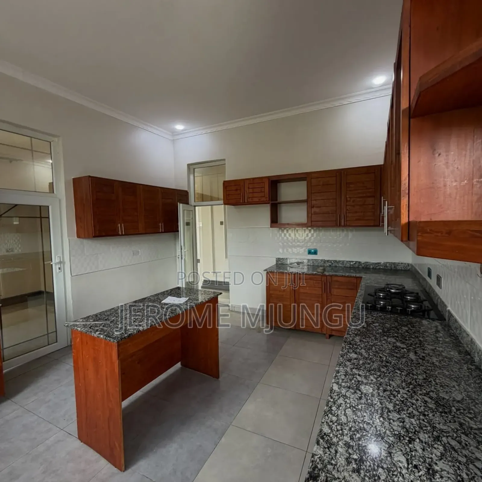 3bdrm House in Goba for sale