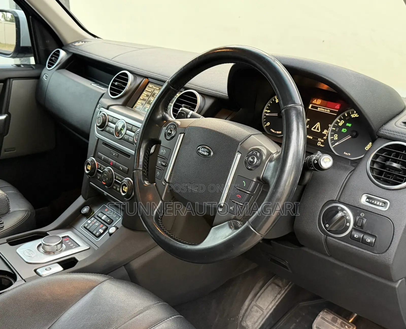 Land Rover Discovery 2014 White