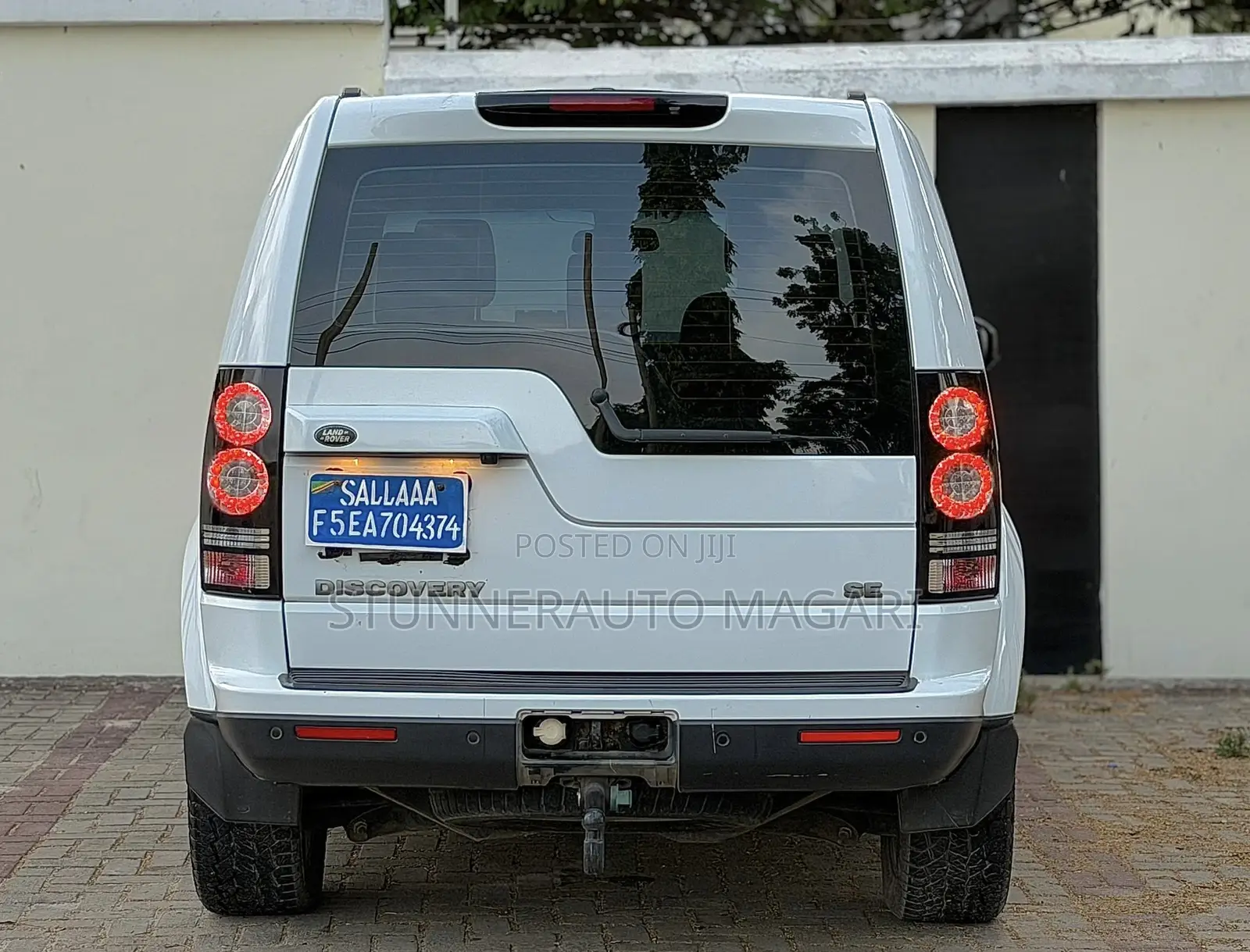 Land Rover Discovery 2014 White
