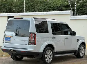 Land Rover Discovery 2014 White