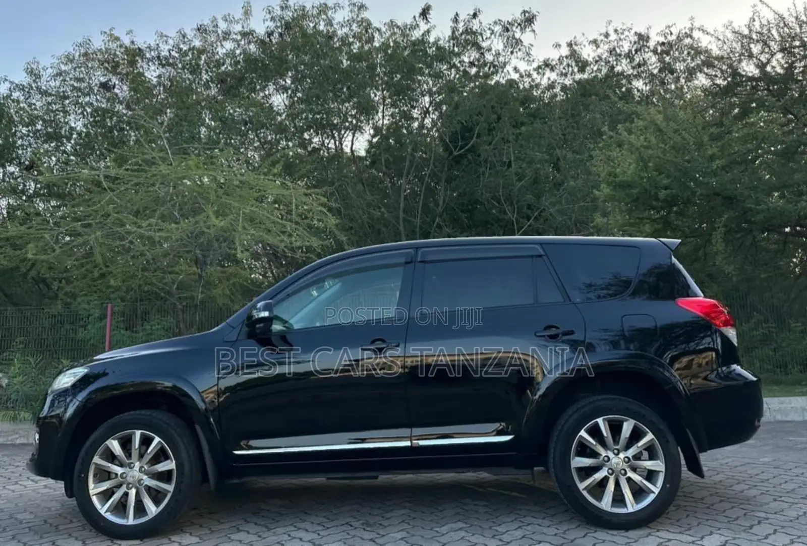 Toyota Vanguard 2012 Black