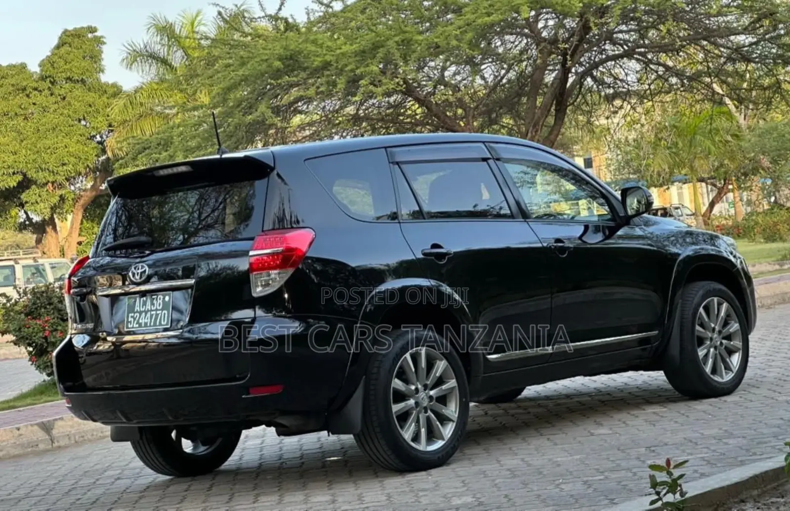 Toyota Vanguard 2012 Black