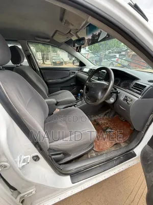 Toyota Corolla 2001 White