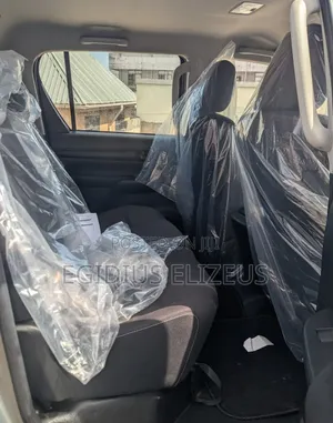 Toyota Hilux 2024 Gray