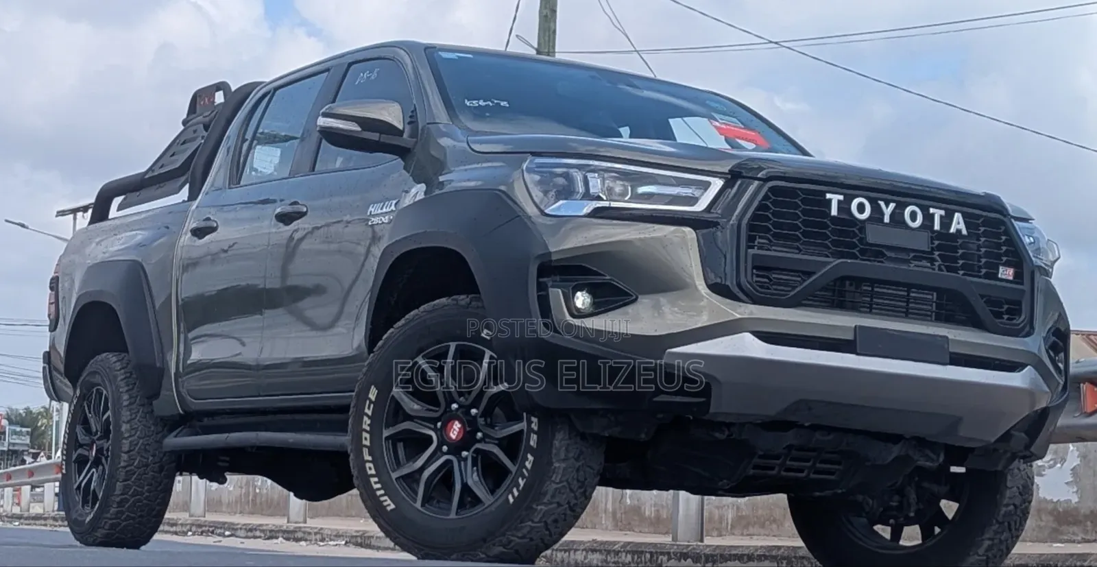 Toyota Hilux 2024 Gray