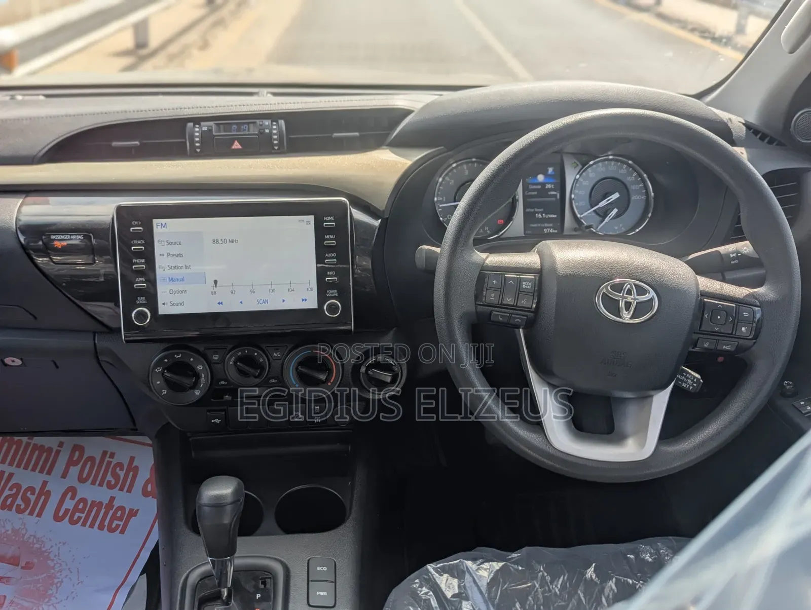 Toyota Hilux 2024 Gray