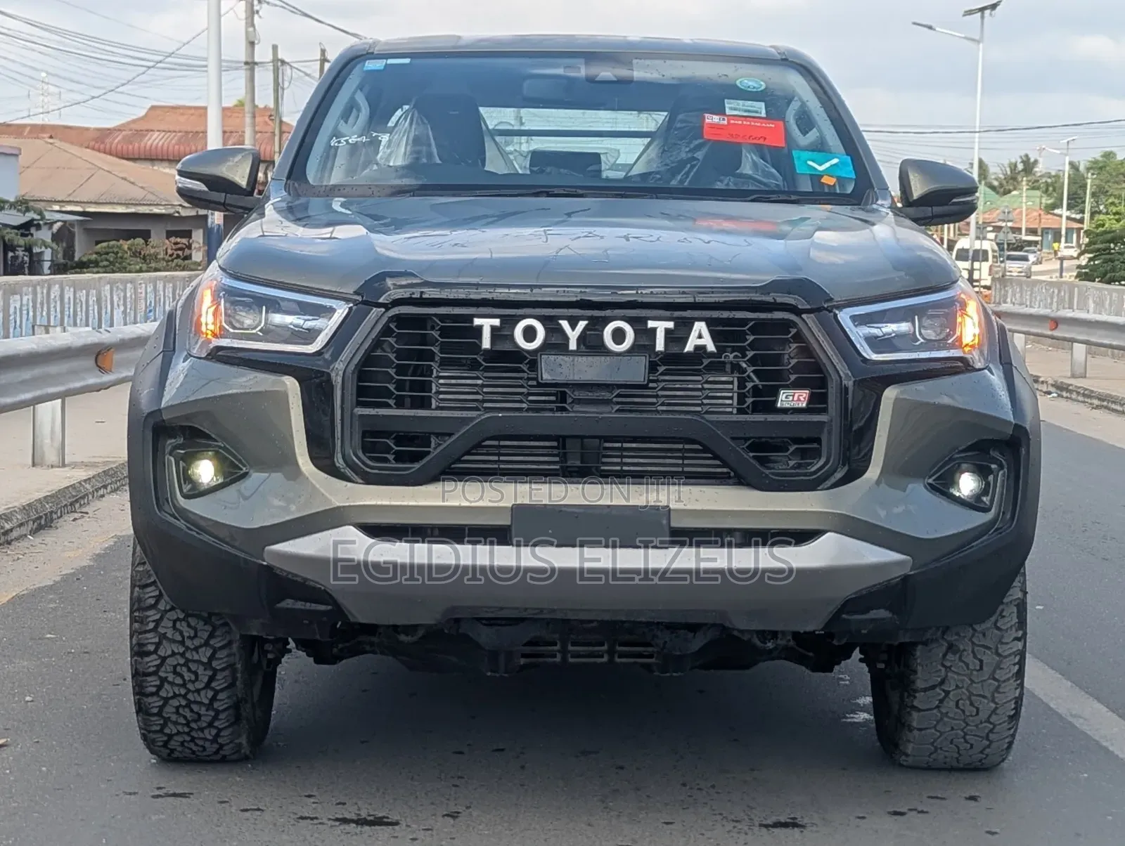 Toyota Hilux 2024 Gray