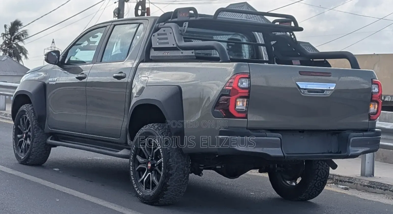 Toyota Hilux 2024 Gray