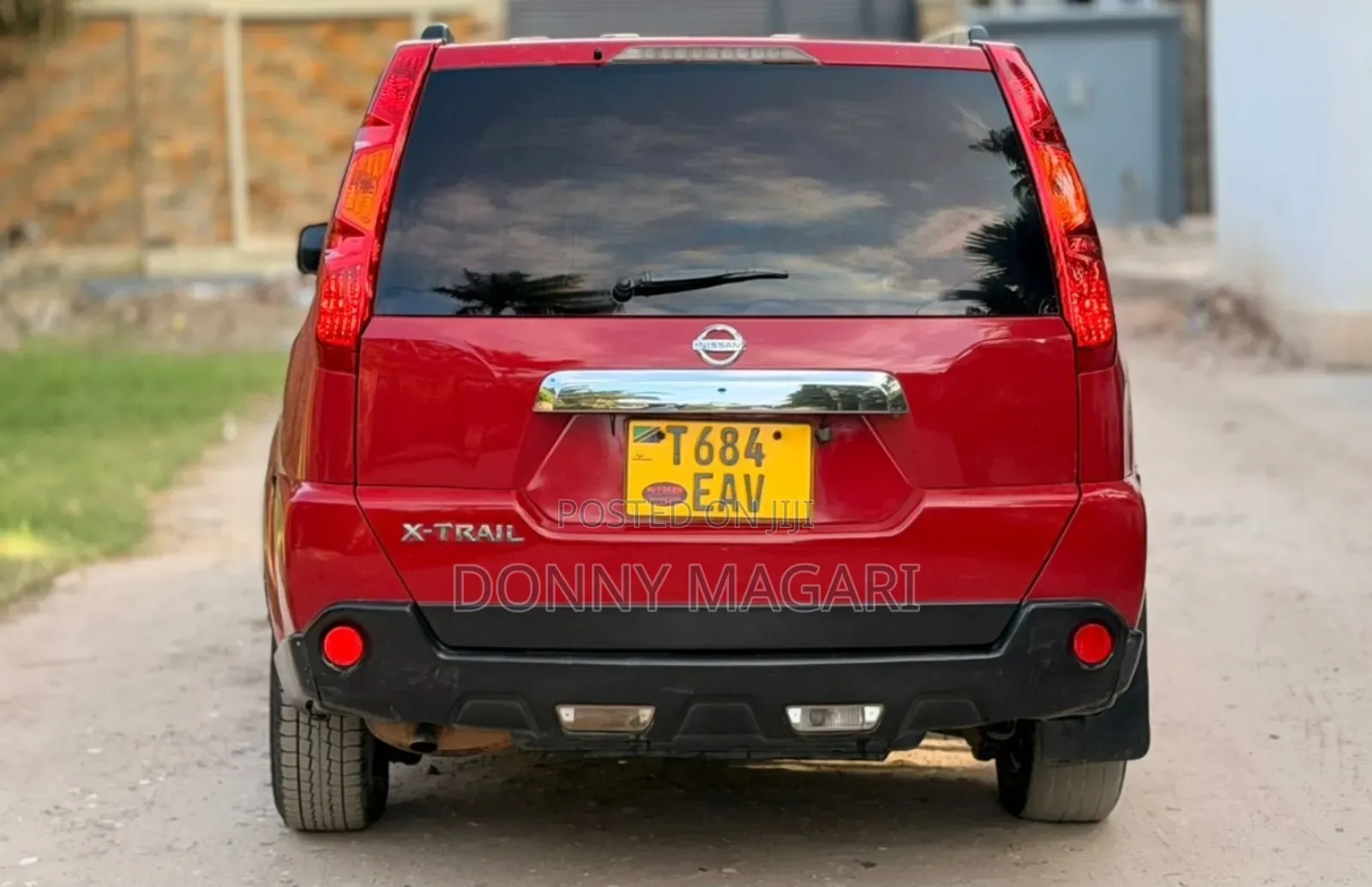 Nissan X-Trail 2.0 Petrol XE 2010 Red