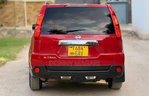 Nissan X-Trail 2.0 Petrol XE 2010 Red