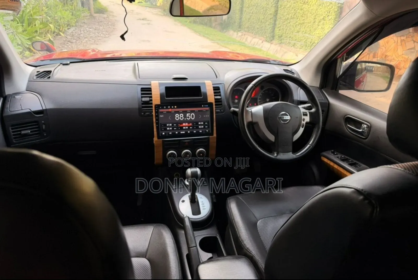 Nissan X-Trail 2.0 Petrol XE 2010 Red