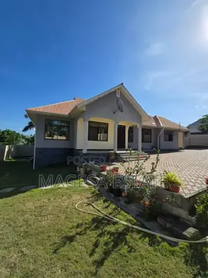 4bdrm House in Goba for sale