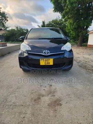 Toyota Ractis 2011 Black