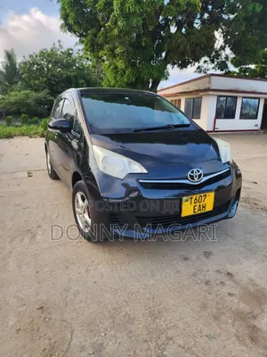 Toyota Ractis 2011 Black