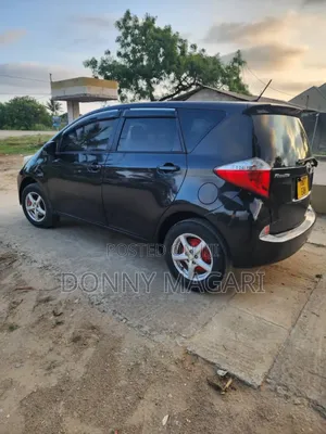 Toyota Ractis 2011 Black