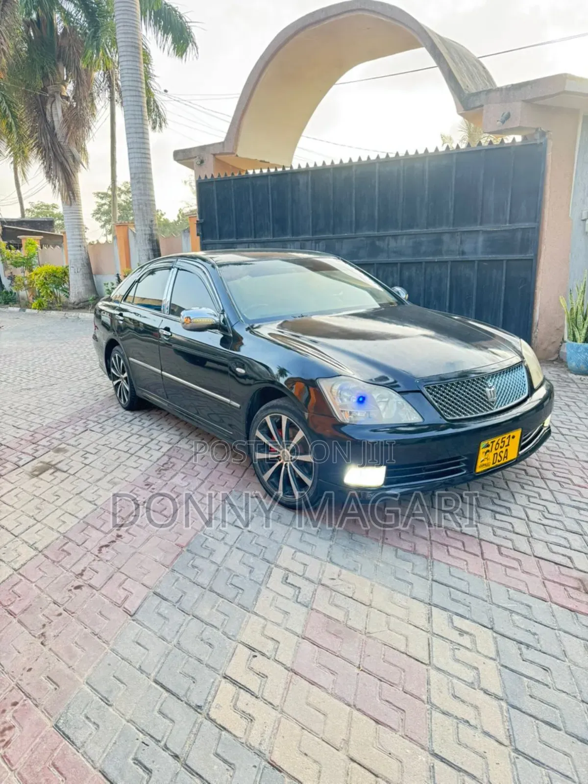Toyota Crown 2004 Black