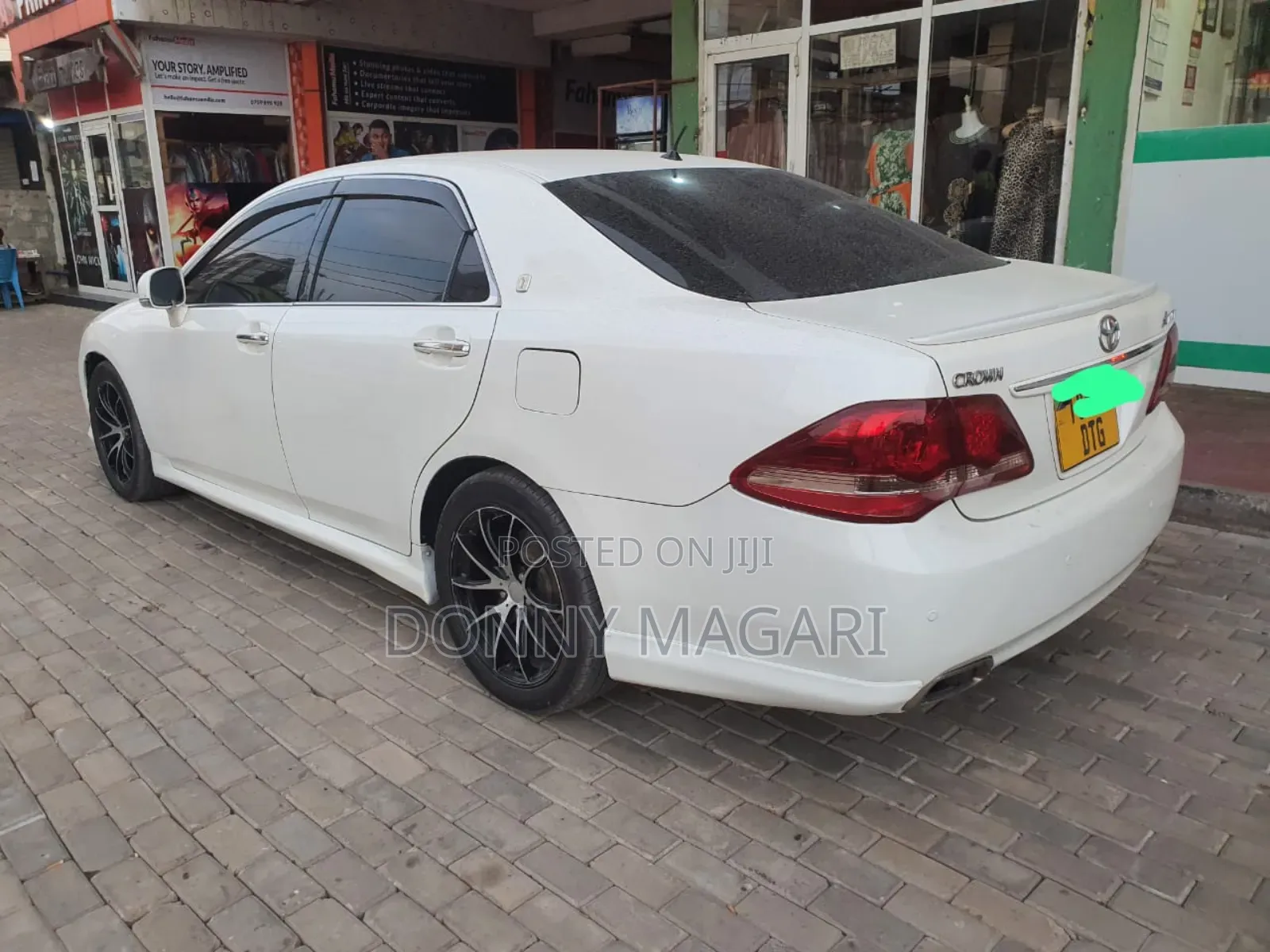 Toyota Crown 2009 White