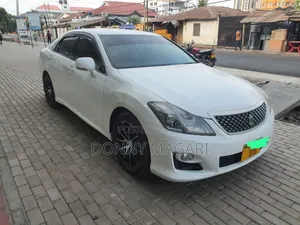 Toyota Crown 2009 White