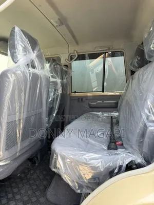 Toyota Land Cruiser 2021 Gold