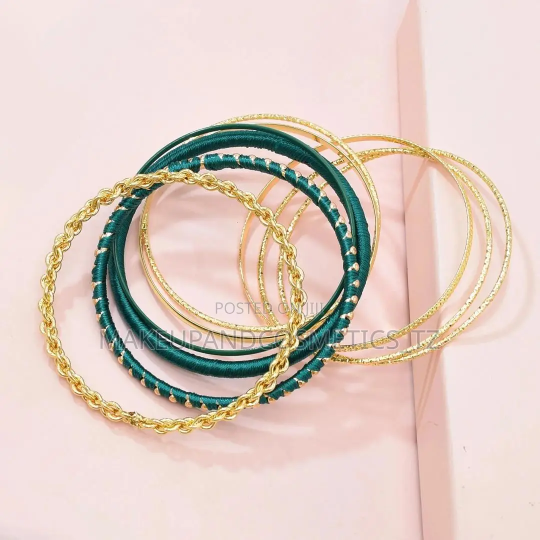 Gold-Coloured Bangle Bracelet Set With Green Detailling
