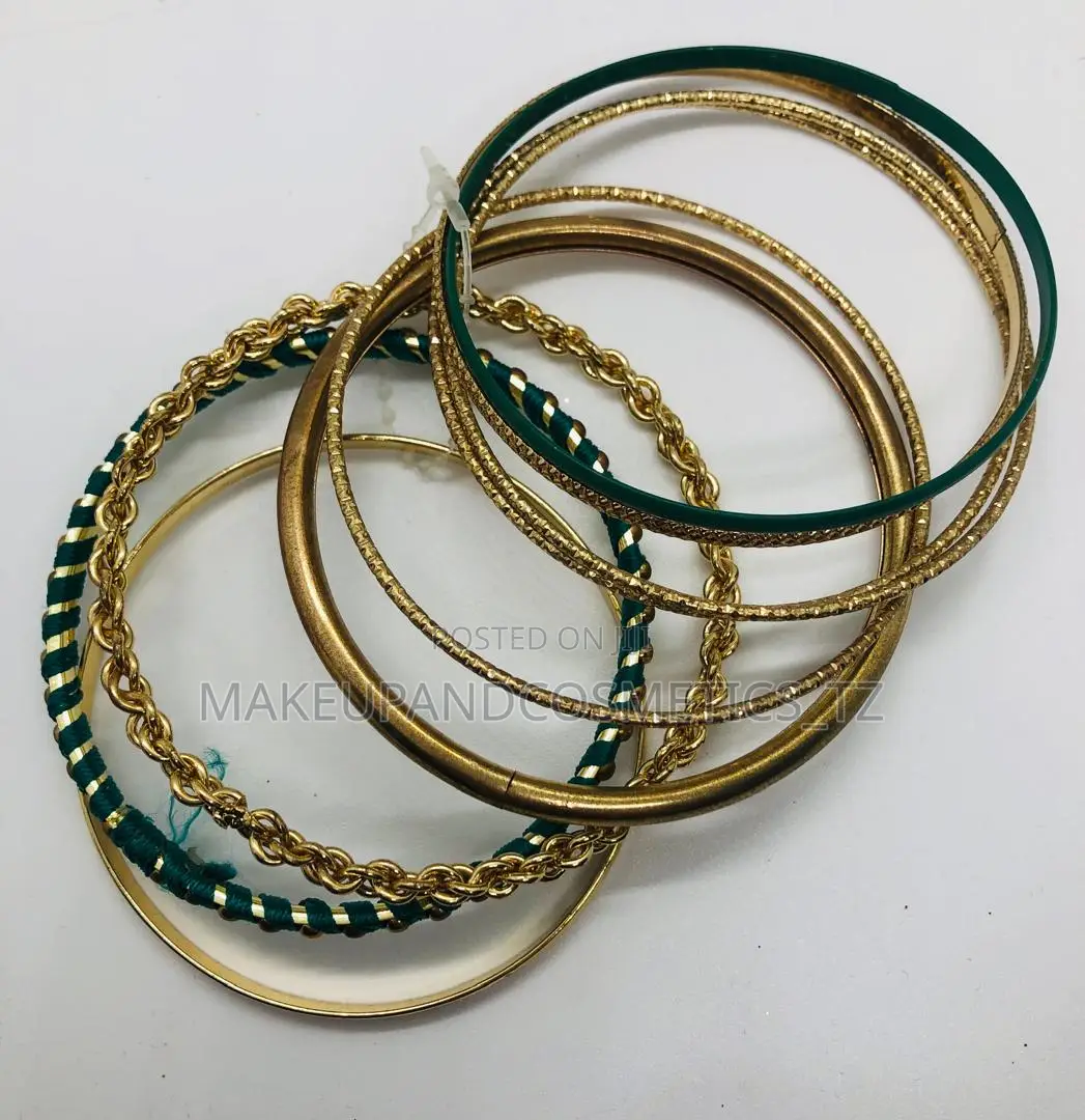 Gold-Coloured Bangle Bracelet Set With Green Detailling