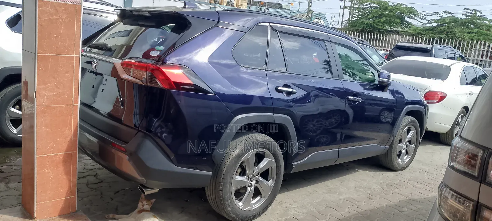 Toyota RAV4 2020 Blue