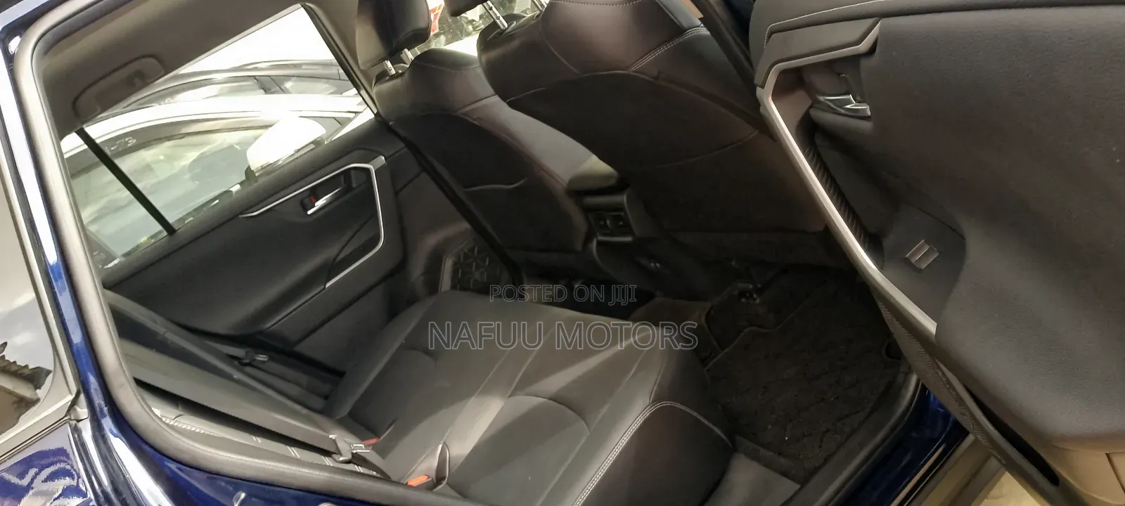 Toyota RAV4 2020 Blue