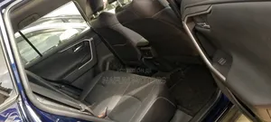 Toyota RAV4 2020 Blue