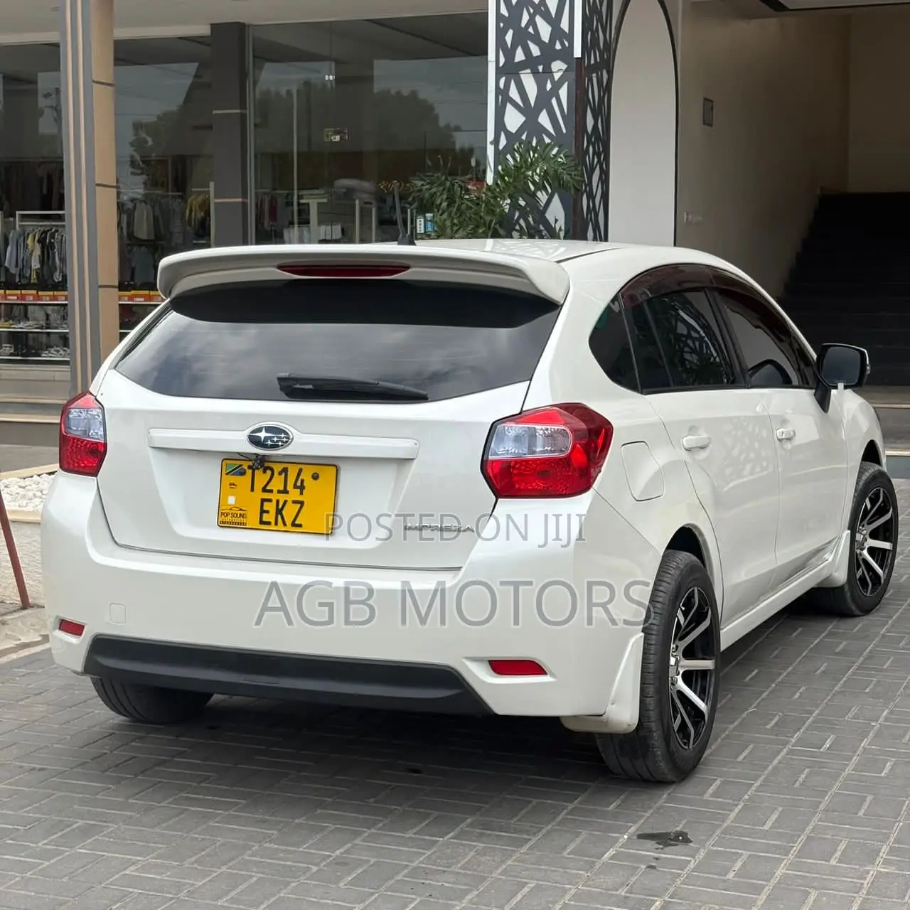 Subaru Impreza 2.0i 5-dr 2013 White