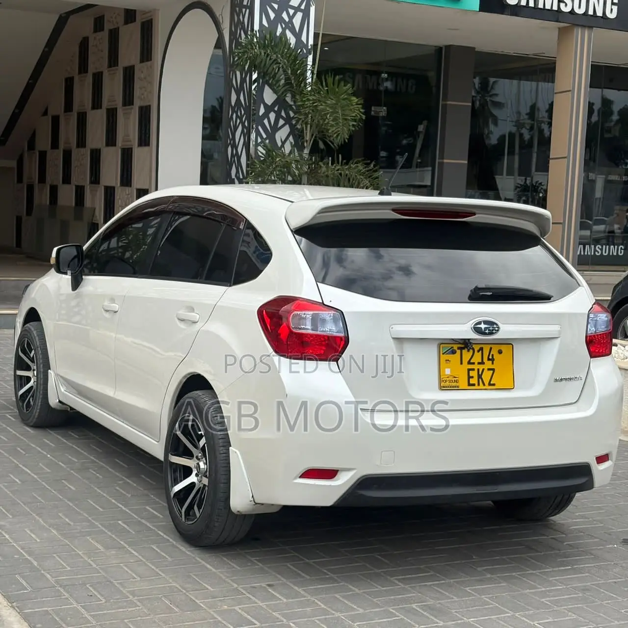 Subaru Impreza 2.0i 5-dr 2013 White