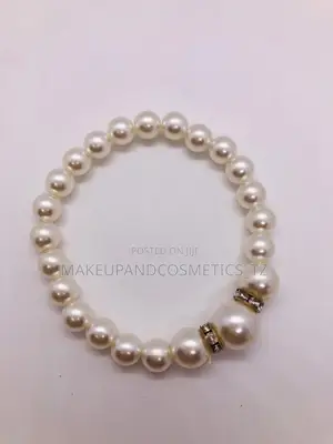 Faux Pearl Stretch Bracelet