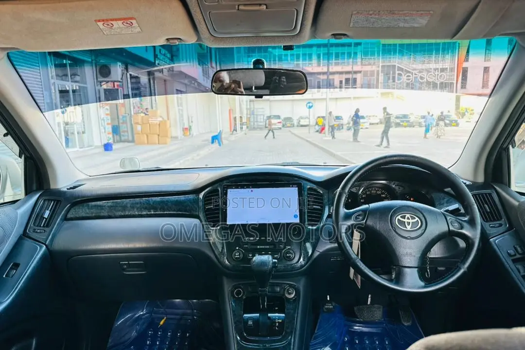 Toyota Kluger 2002 Silver