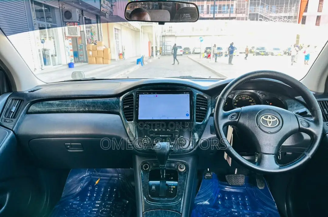 Toyota Kluger 2002 Silver