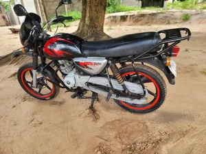 Bajaj Boxer X125 2025 Black