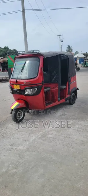 Bajaj Avenger 200 2024 Red