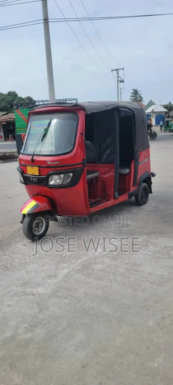 Bajaj Avenger 200 2024 Red