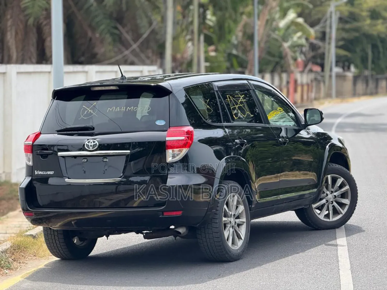 Toyota Vanguard 2013 Black