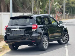 Toyota Vanguard 2013 Black
