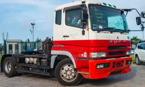 Mitsubishi Fuso 2001 Maroon