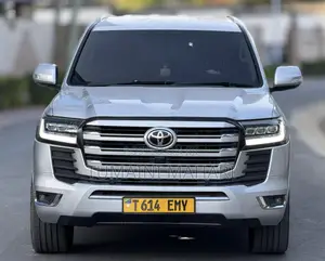 Toyota Land Cruiser 2013 Silver