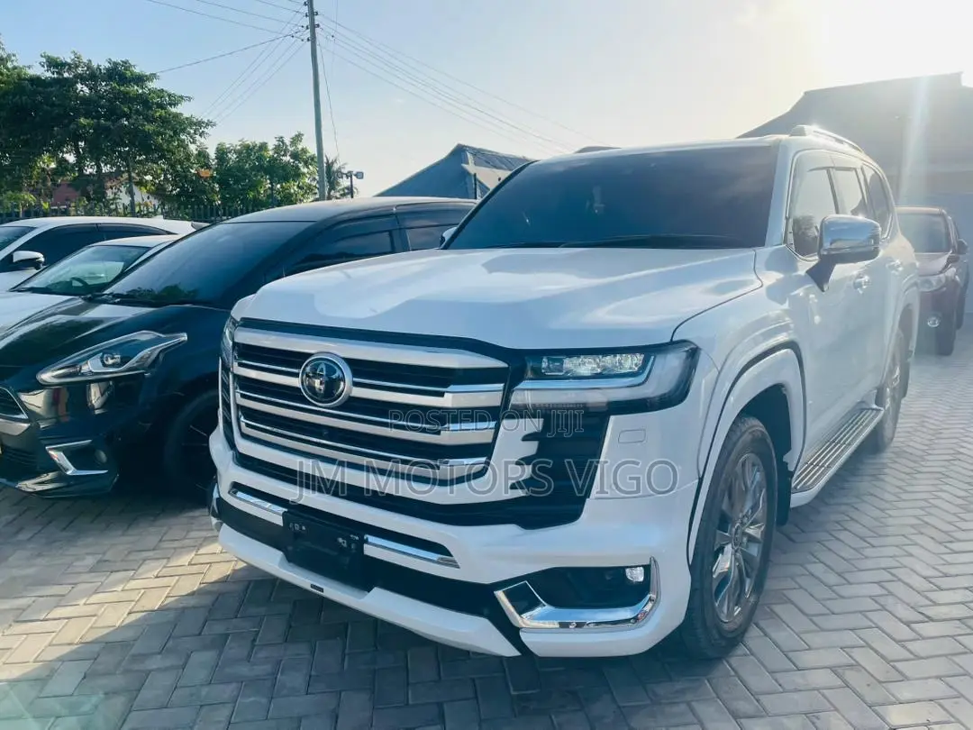 Toyota Land Cruiser 2023 White