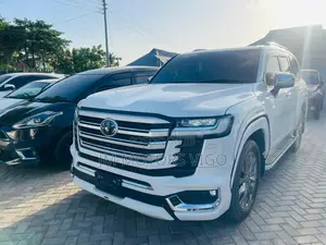 Toyota Land Cruiser 2023 White