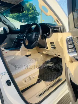 Toyota Land Cruiser 2023 White
