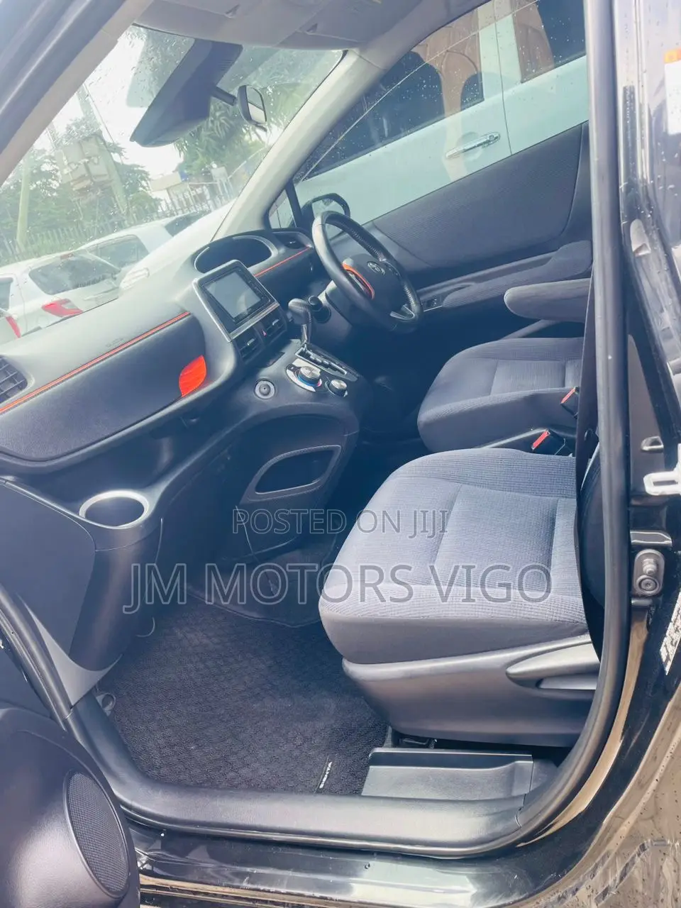 Toyota Sienta 2015 Black