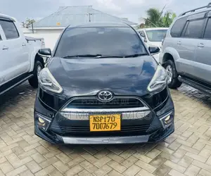 Toyota Sienta 2015 Black