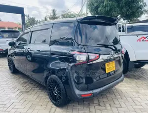Toyota Sienta 2015 Black