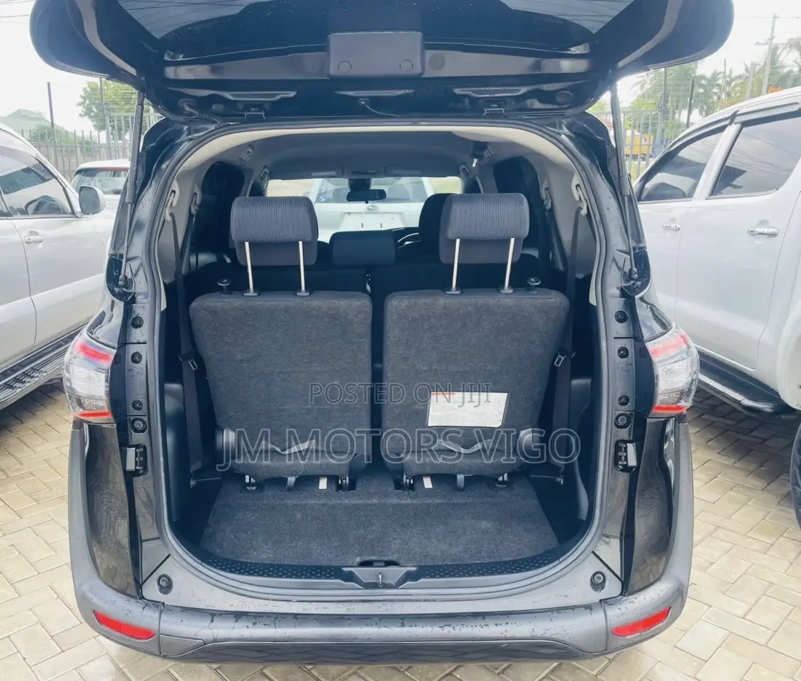 Toyota Sienta 2015 Black