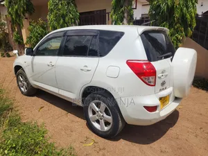 Toyota RAV4 2005 White